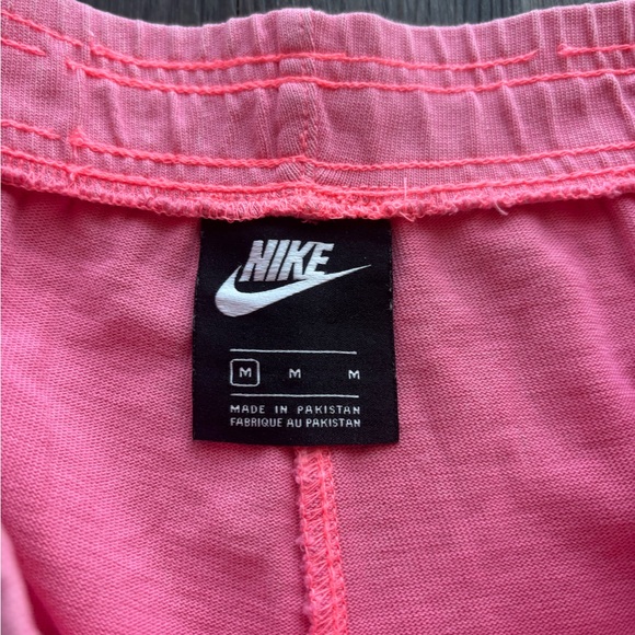 Nike Joggers - Picture 3 of 4